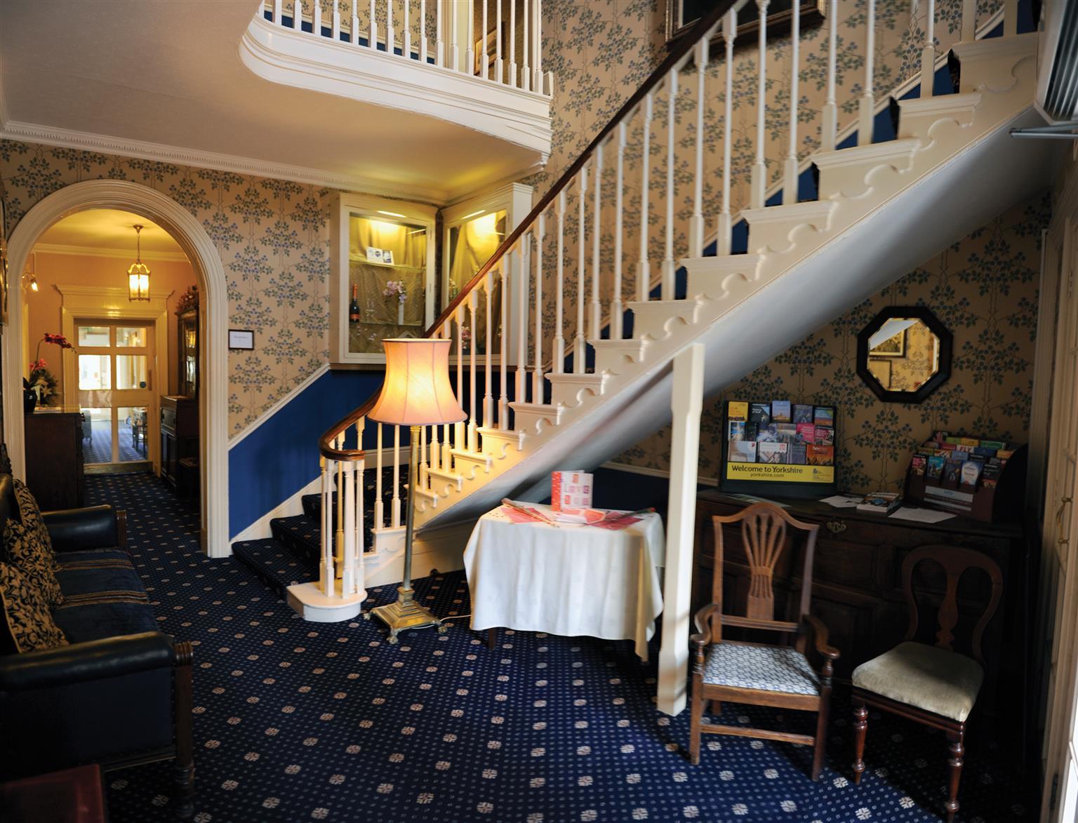 Lairgate Hotel Бевърли Екстериор снимка